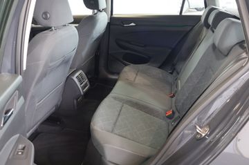 Volkswagen Golf VIII 2.0 TDI Life AID+ACC+KAM+CARPLAY