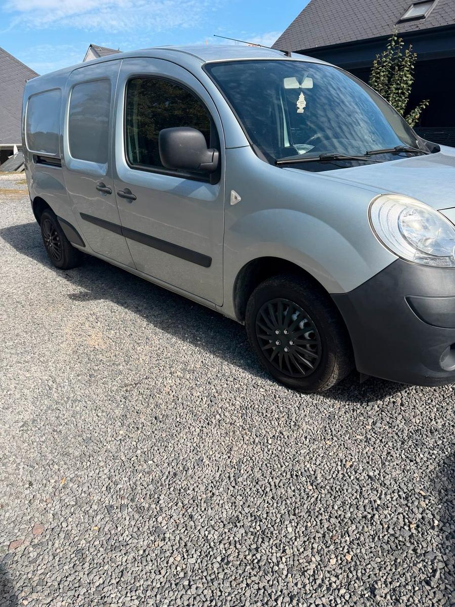 Renault Kangoo 2011 — салон