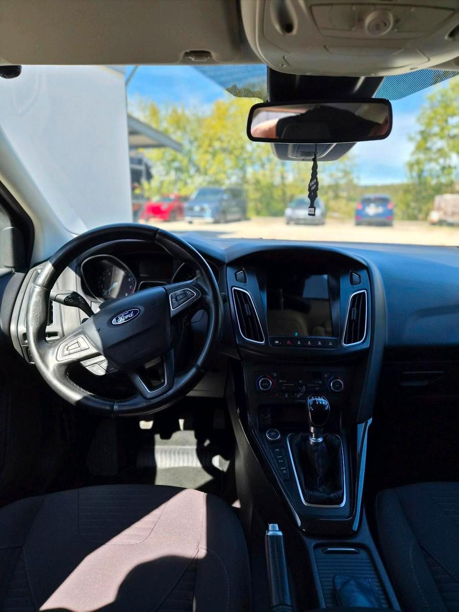 Ford  2015 — photo 8