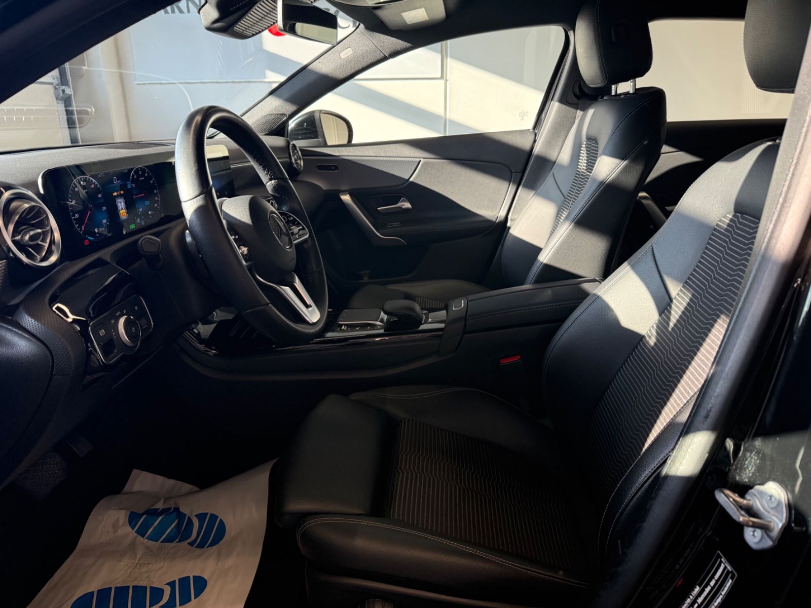 Fahrzeugabbildung Mercedes-Benz A 250 e Progressive DAB Licht- u. Sicht-Paket