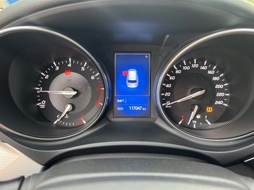Toyota Avensis - 8