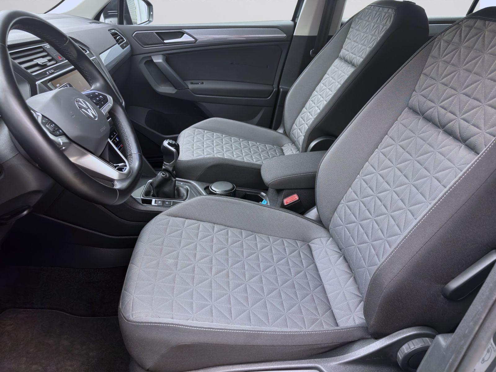 Volkswagen Tiguan 2.0 TDI LIFE NAVI SITZHZG PDC KLIMA