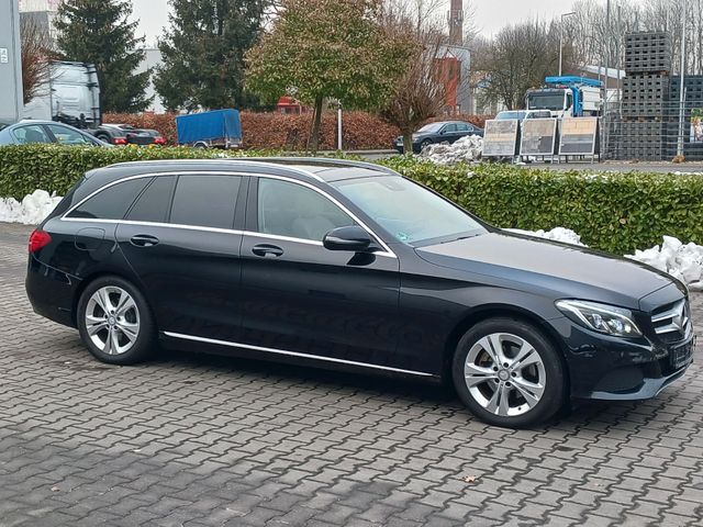 Mercedes-Benz C 220 T BlueTec / d Navi* Panorama* Holz-Optik*