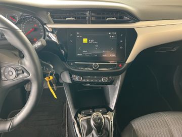 Fotografie des Opel Corsa F Edition Multimedia Sitzheizung PDC