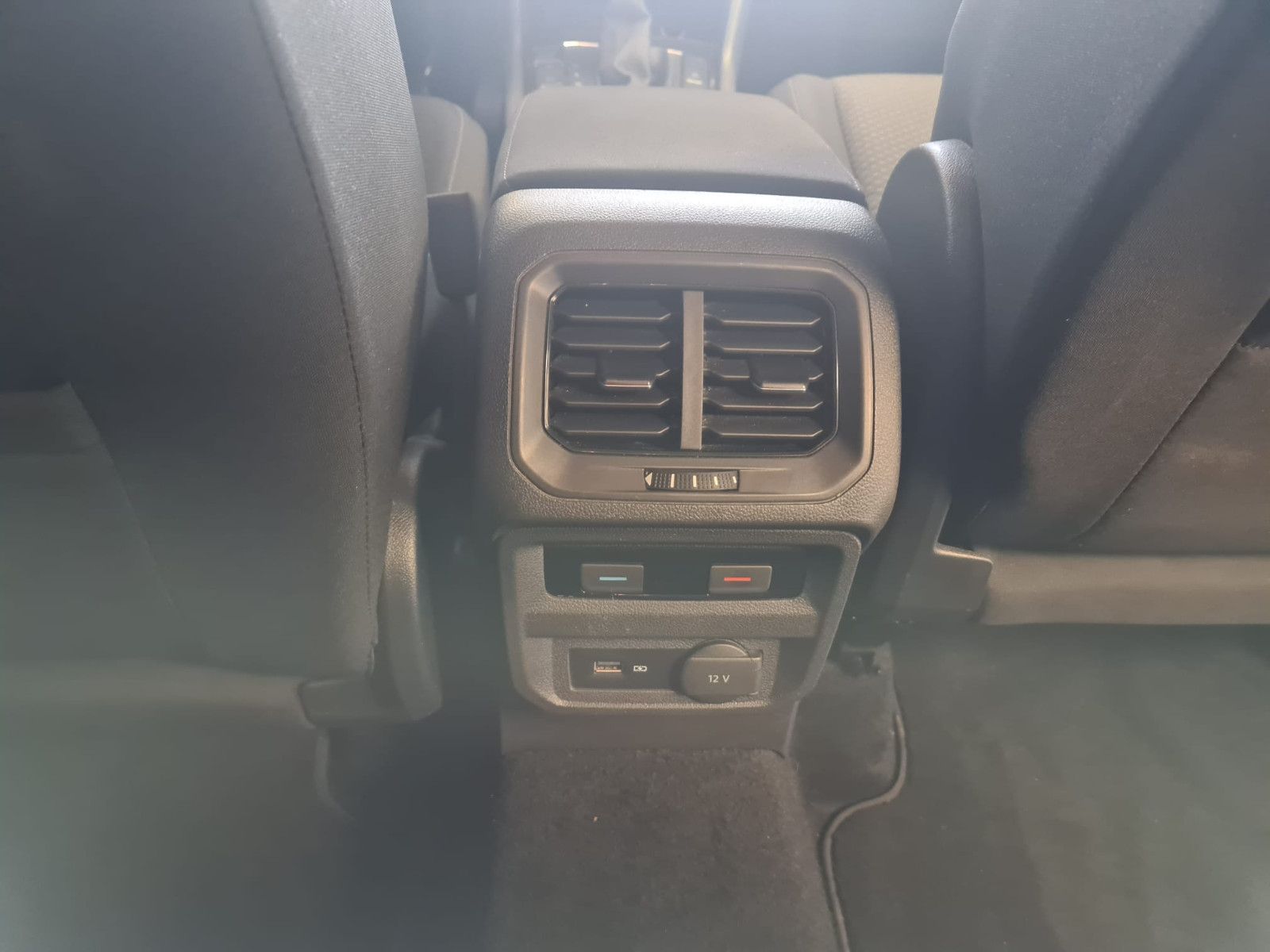 Fahrzeugabbildung Volkswagen Tiguan Allspace Comfortline 4Motion / NAVI / AHK