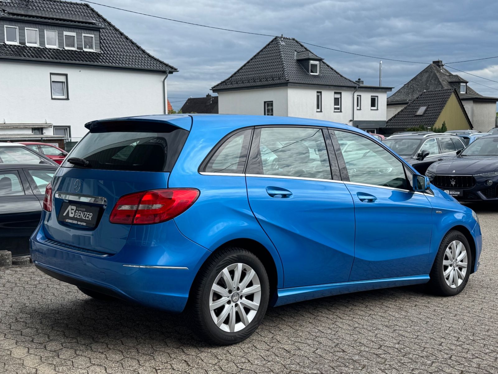 Fahrzeugabbildung Mercedes-Benz B 180 CDI/Edition E/Navigation/SHZ/MFL/ALU/
