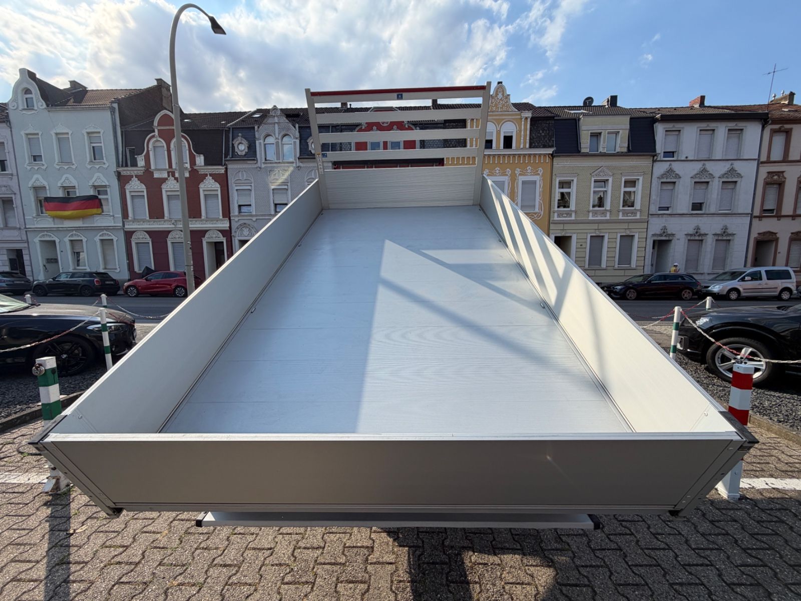 Fahrzeugabbildung Maxus DELIVER9 DREISEITENKIPPER L4 LUXURY LED NEUWAGEN