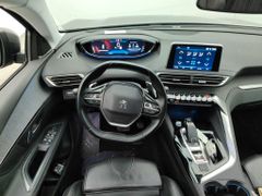 Fahrzeugabbildung Peugeot 5008 Allure 1.5D LED/SHZ/PANO/AHK/LEDER&MASSAGE