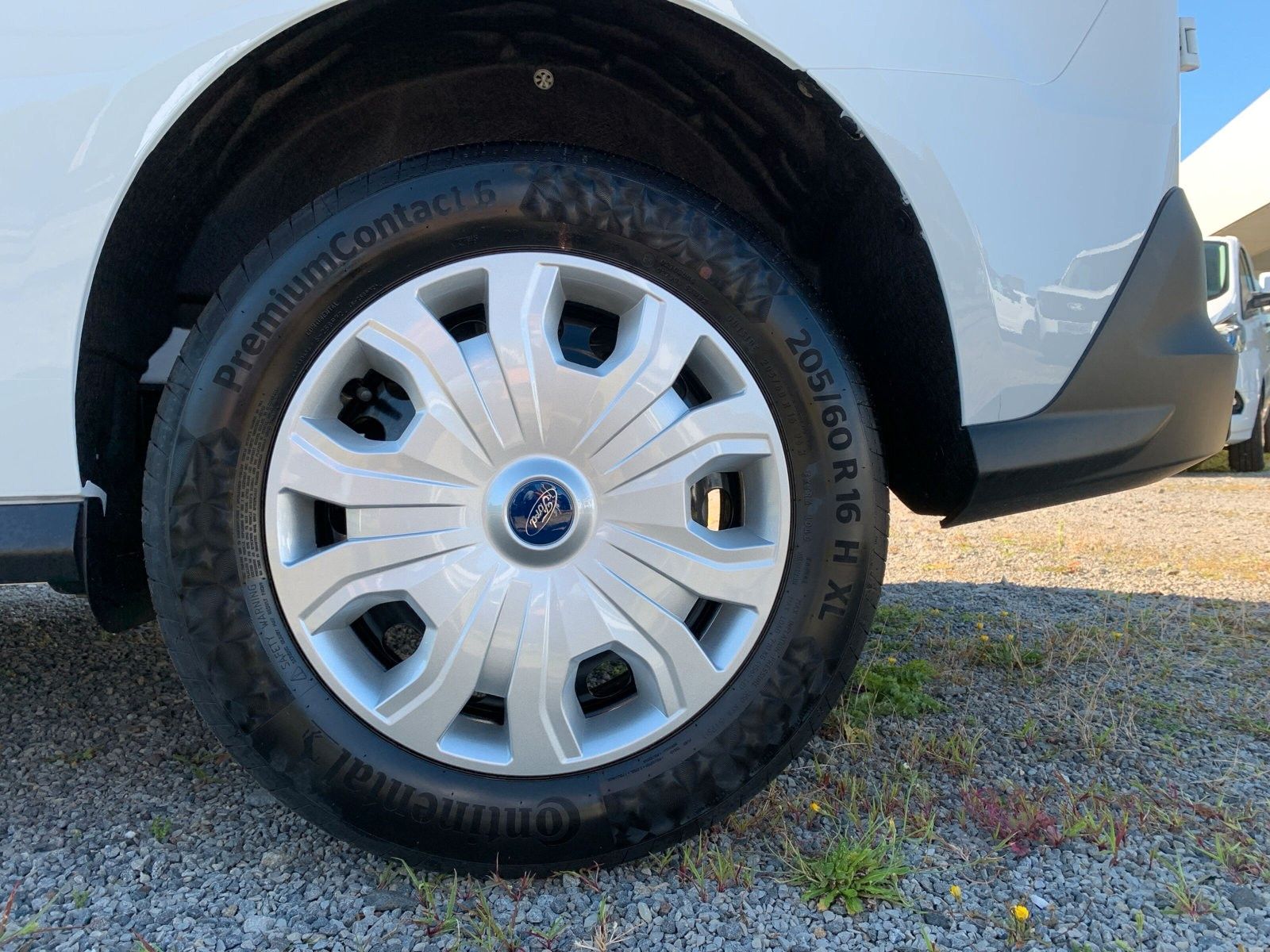 Fahrzeugabbildung Ford Transit Connect Kasten lang Trend 1,5 101PS