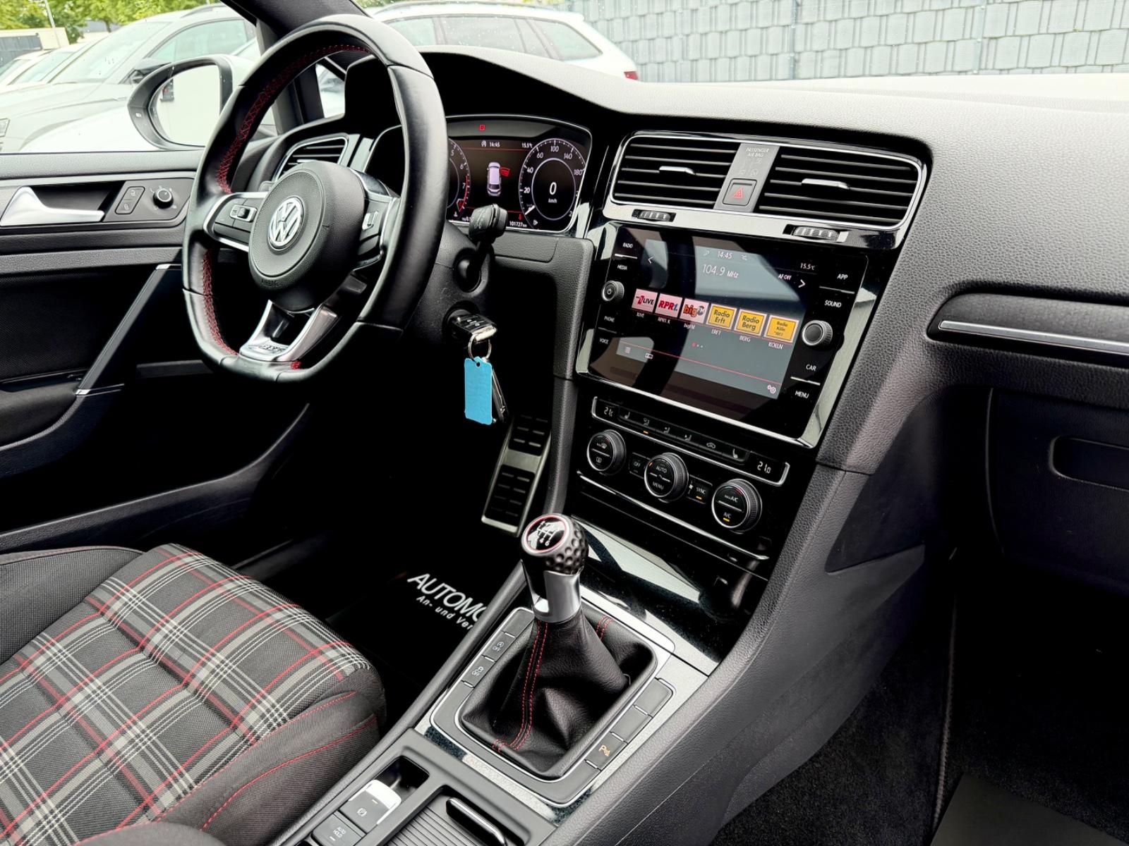 Volkswagen Golf 7 Lim. GTI Performance /LED/CAM/CARPLAY/