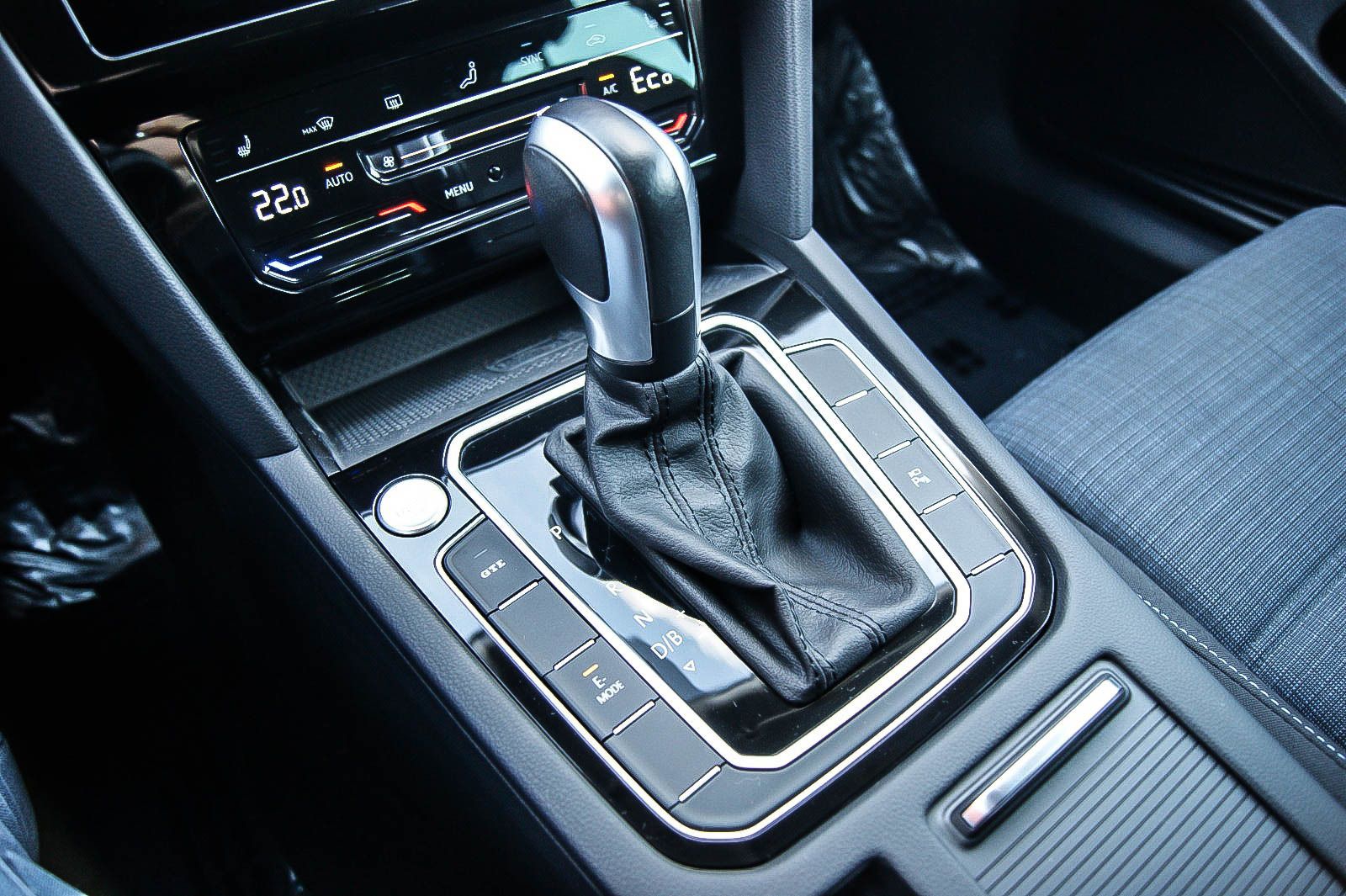 Fahrzeugabbildung Volkswagen Passat Variant HYBRID GTE iQ HEAD-UP ACC WINTER