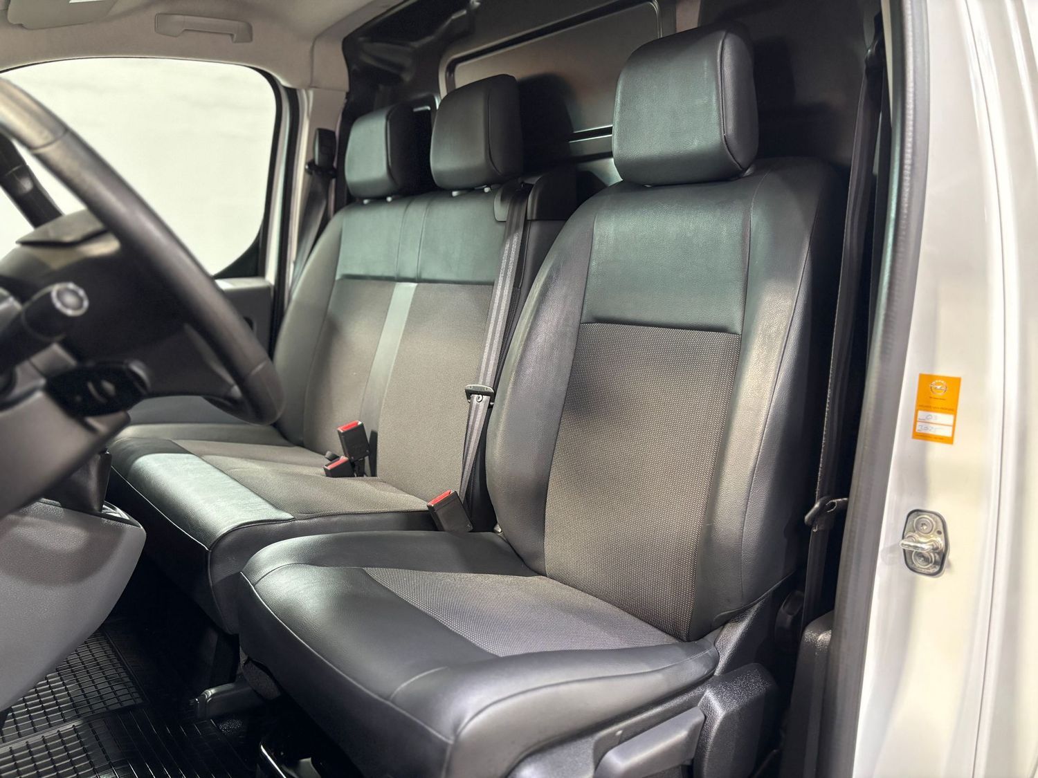 Fahrzeugabbildung Opel Vivaro 2.0 D Edition L3 Sortimo#Kamera#Carplay#K