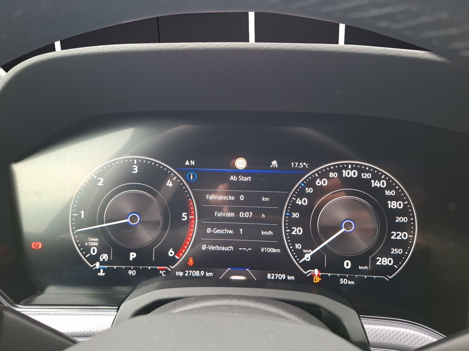 Fahrzeugabbildung Volkswagen Touareg TDI R-Line 4M Standhzg. Matrix AHK Navi