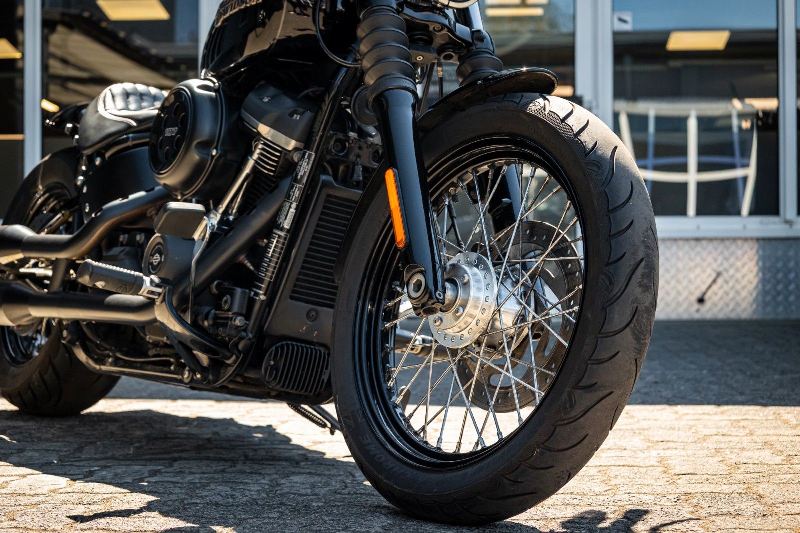 Fahrzeugabbildung Harley-Davidson STREET BOB FXBB - Heckumbau 200er Hinterreifen