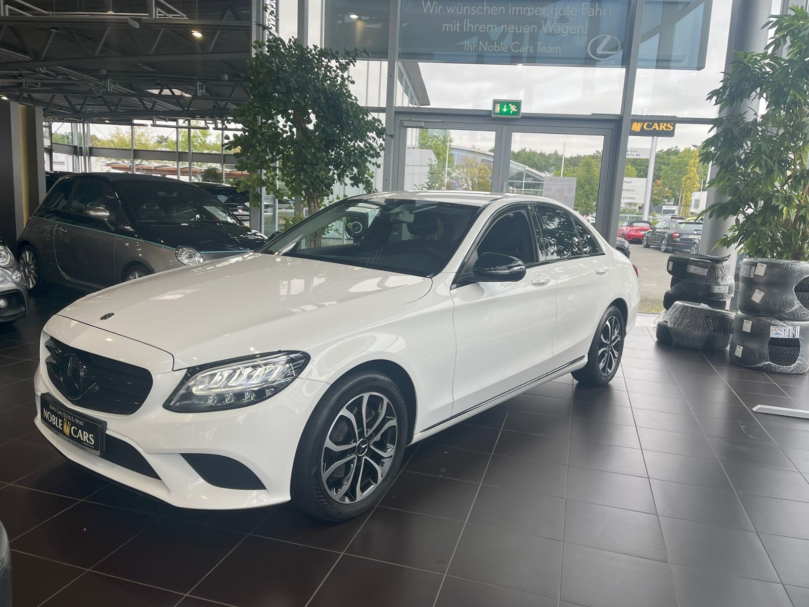 Fahrzeugabbildung Mercedes-Benz C 220 d 9G-TRONIC LED NAVI KAMERA NIGHT PAKET