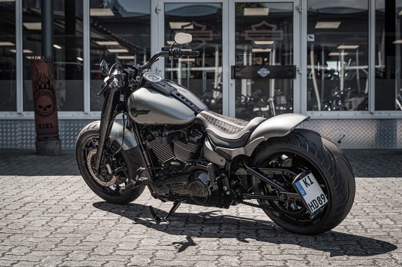 Fahrzeugabbildung Harley-Davidson DARK FAT BOY FLFBS 114 MY24 - ÖHLINS PORSCHE J&H