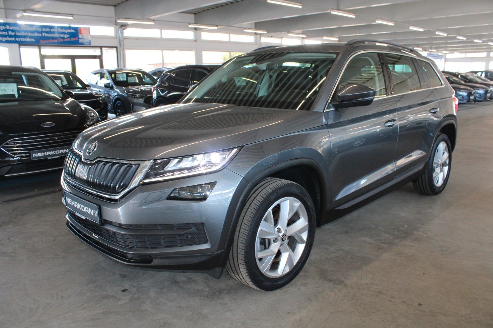 Fahrzeugabbildung SKODA Kodiaq DSG 4x4 SOLEIL LED AHK LEDER ACC STDHZ