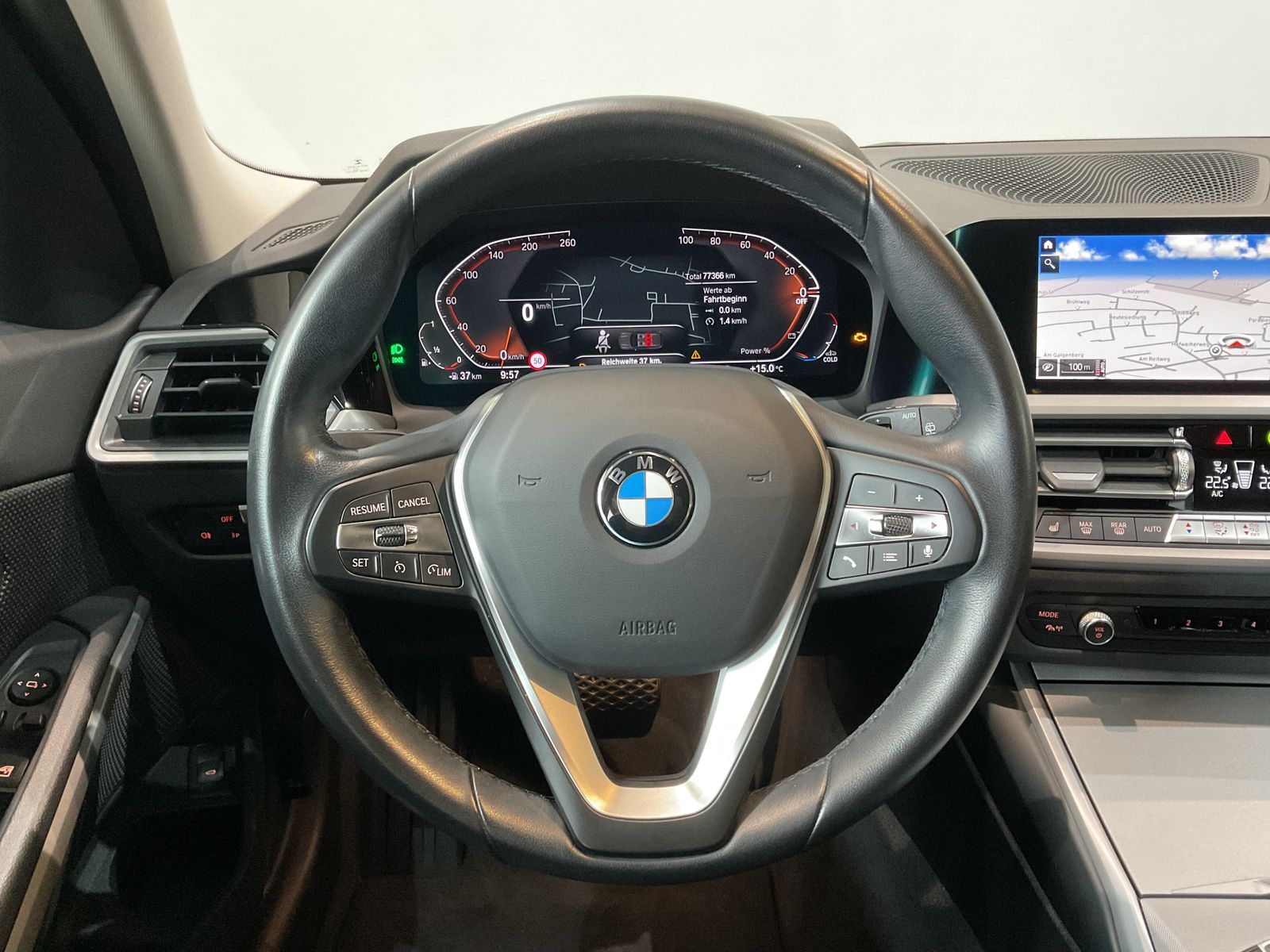 Fahrzeugabbildung BMW 320i Touring Advantage AHK Driving Assistant