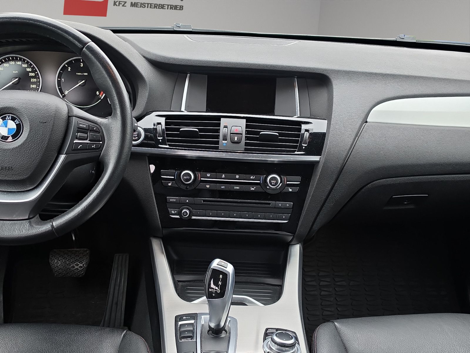 Fahrzeugabbildung BMW X3 xDrive20d AUT. AUS 1.HAND LEDER NAVI KAMERA
