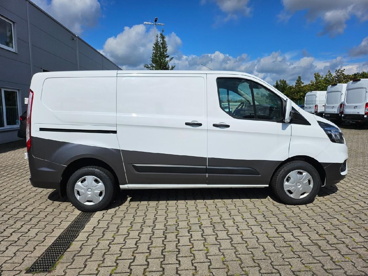 Fahrzeugabbildung Ford Transit Custom Kasten 300 L1
