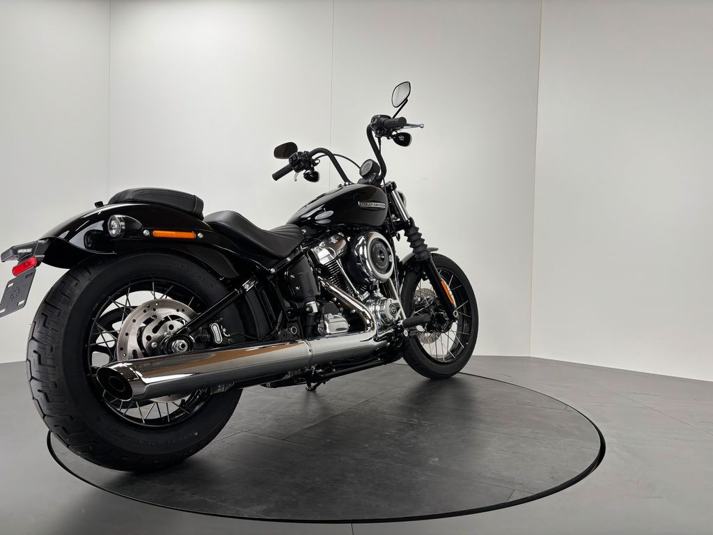 Fahrzeugabbildung Harley-Davidson STREET BOB 117 *NEUWERTIG *1.HAND
