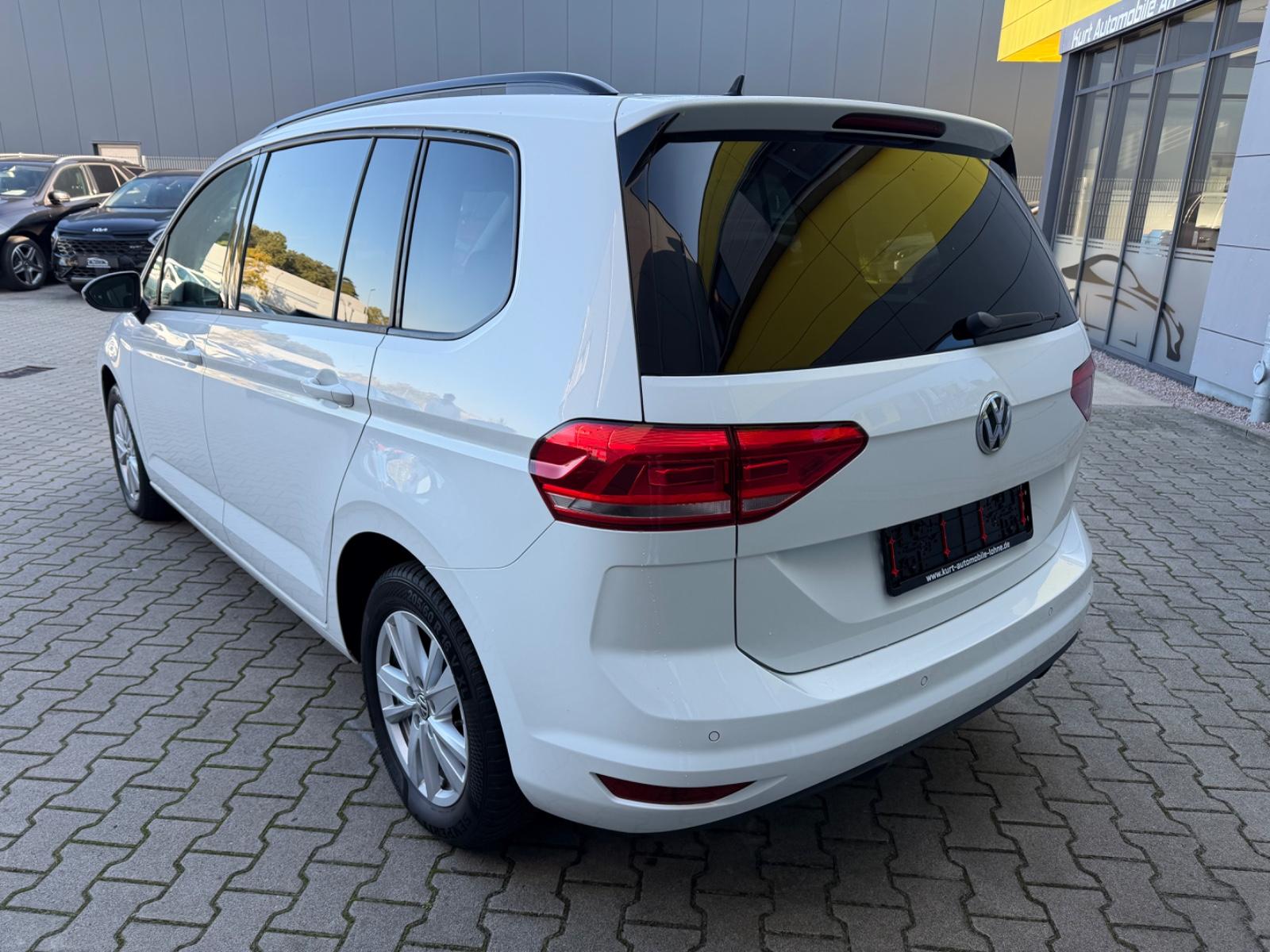 Volkswagen Touran Trendline/TEMPOMAT/SHZ/7 SITZER/AUTOMATIK