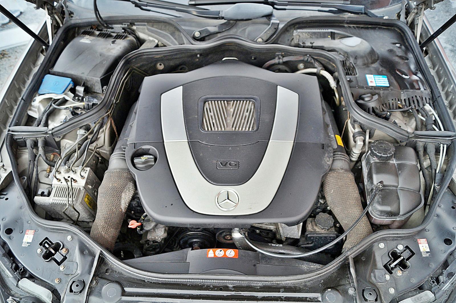 Mercedes-Benz E350 2005 — photo 28