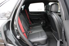 PORSCHE Cayenne Coupe GTS /PDCC/ STANDHZG./ BURMESTER HE PORSCHE Cayenne Coupe GTS /PDCC/ STANDHZG./ BURMESTER HE