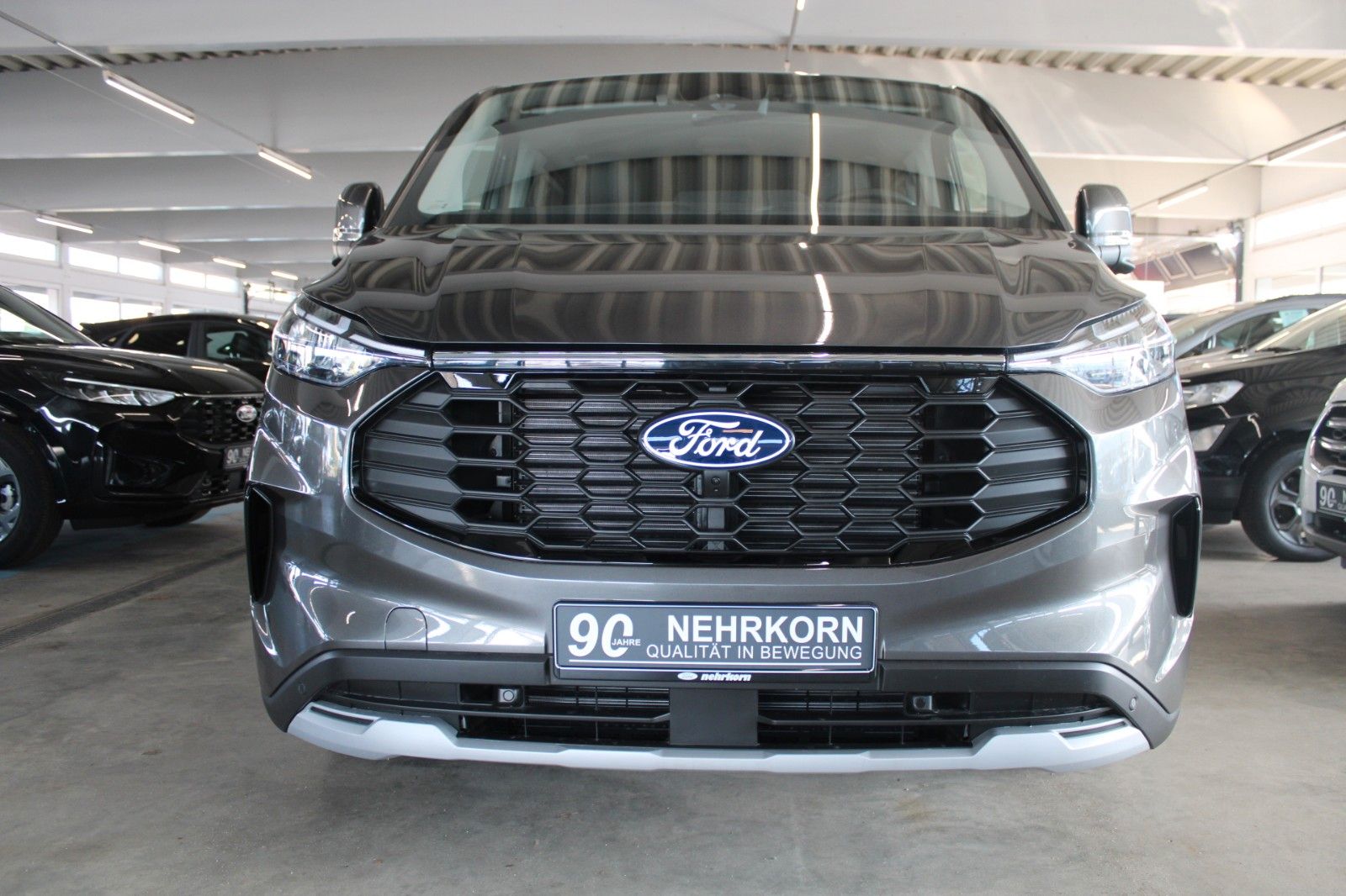 Fahrzeugabbildung Ford Tourneo Custom L1 Active AWD Automatik AHK STDHZ