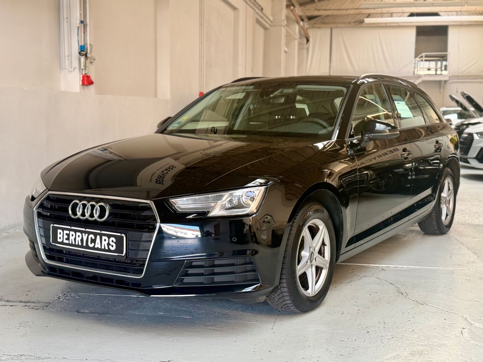AUDI A4 Avant 35 TDI*AUTOMATIK*KLIMAAUTO*NAVI*XENON