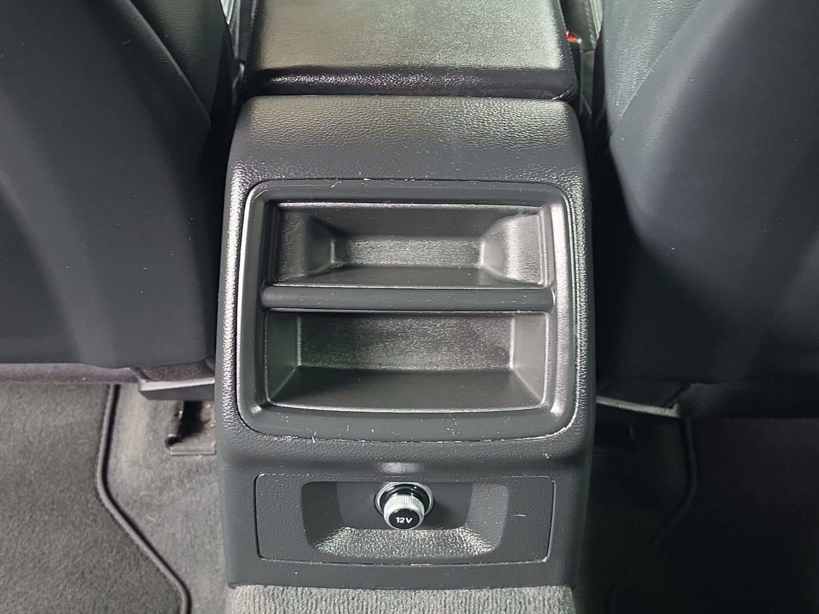 Fahrzeugabbildung Audi A5 Sportback basis NAVI PDC