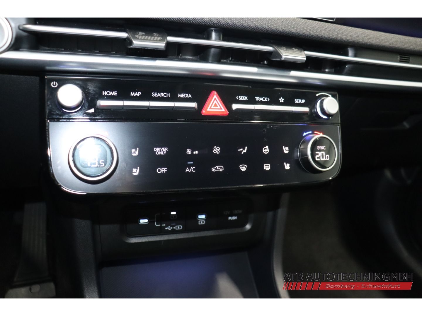 Fahrzeugabbildung Hyundai Tucson Prime 1.6 T-GDI PHEV 4WD SOH 98,7%  HUD N