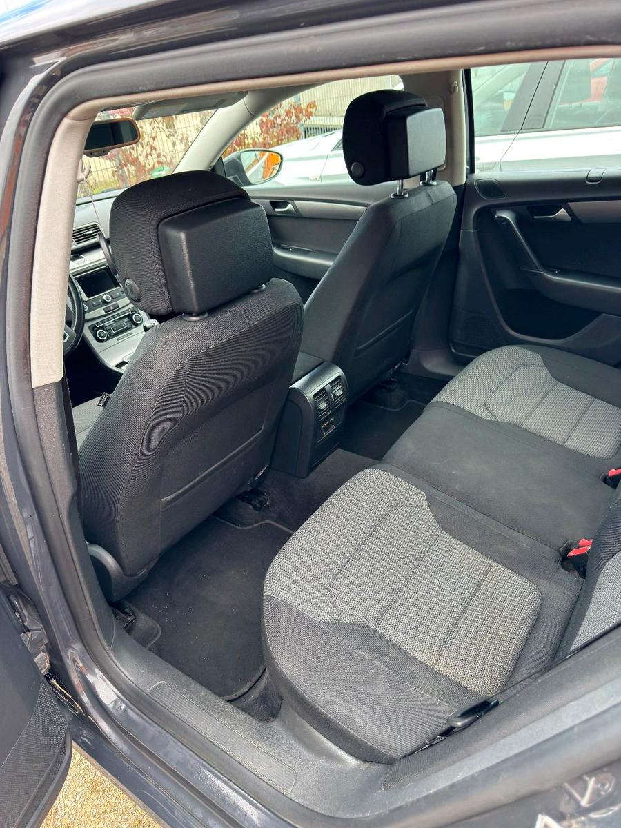 Volkswagen Passat 2011 — photo 5