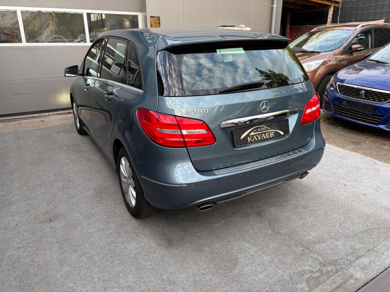 Mercedes-Benz B 180 TEILLEDER-SHZ-PDC 2x-ALUFELGEN