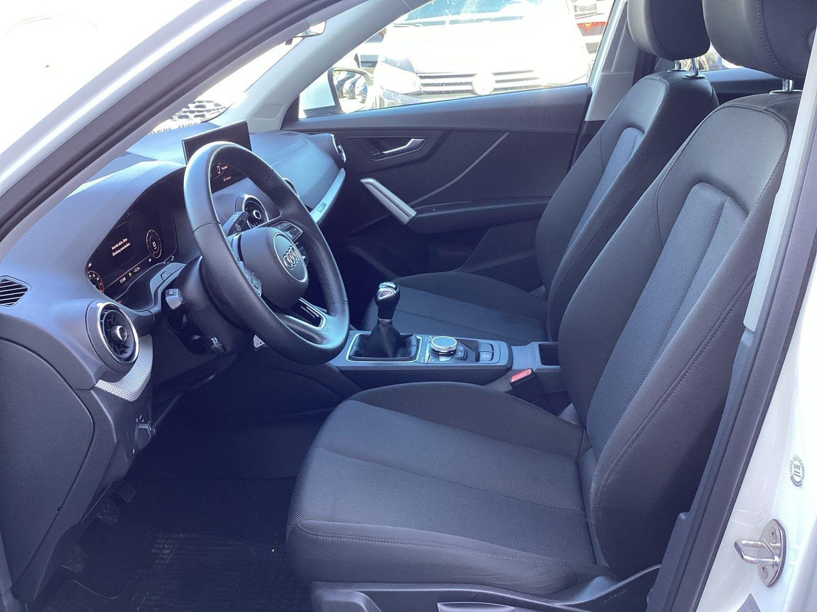 Audi Q2 30 TFSI, LED, PDC, MFL, CarPlay, Sitzh., миниатюра 6