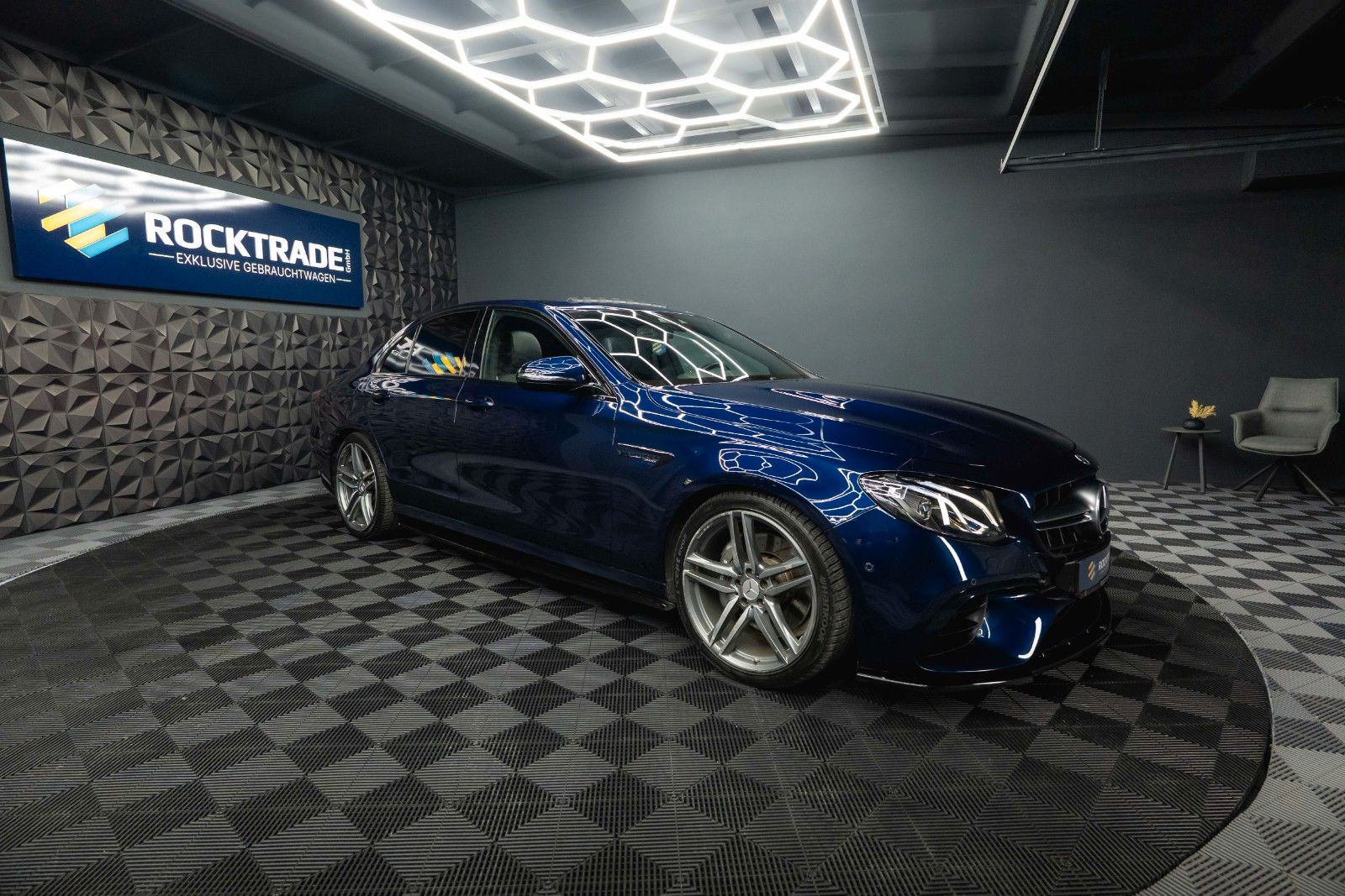 Fahrzeugabbildung Mercedes-Benz E 63 AMG 4Matic+ Night-Paket Drivers Package LED