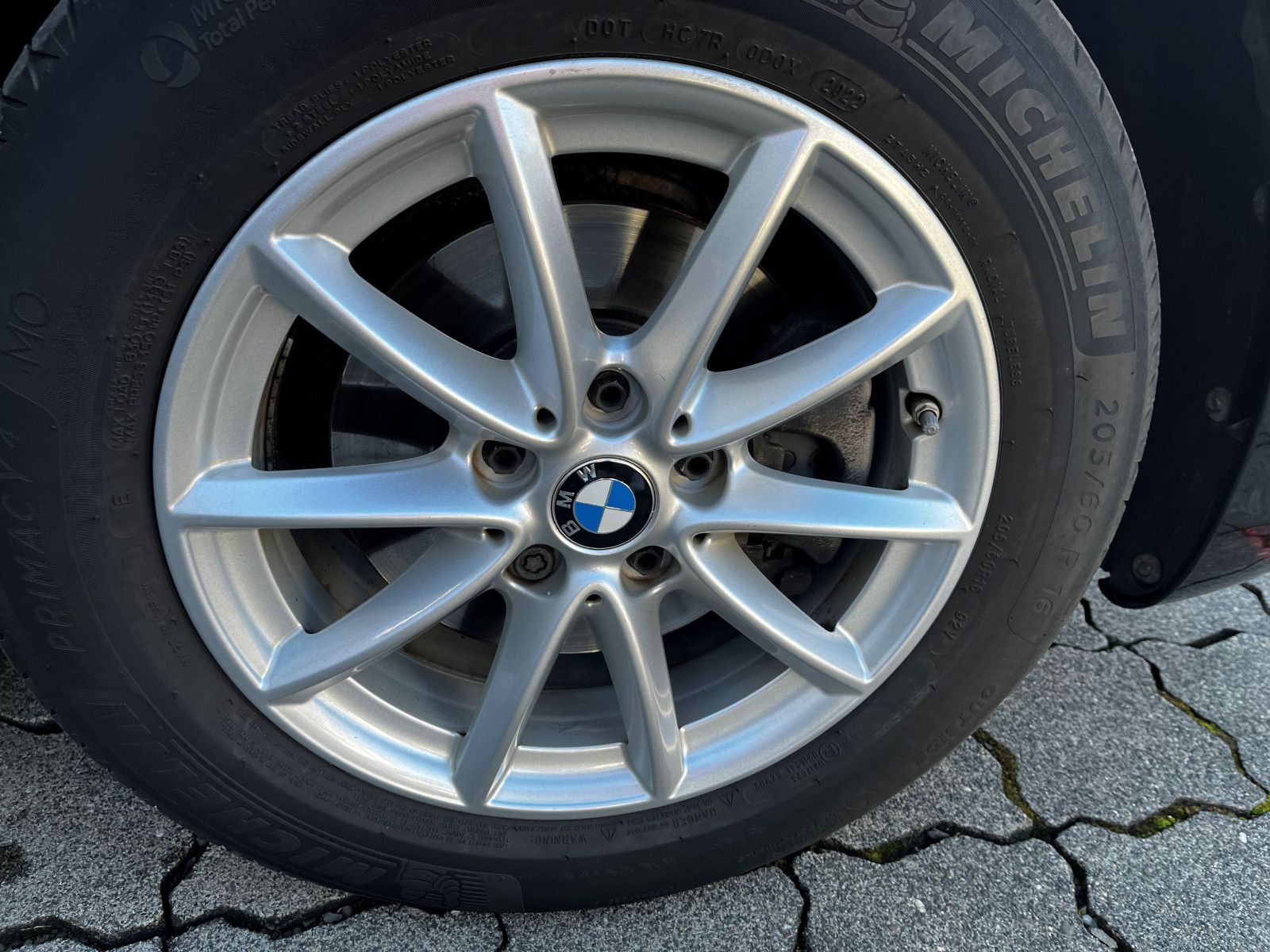 Fahrzeugabbildung BMW 218i Active Tourer PDC SHZ LM UVM