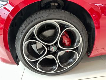 Bild 4 Alfa Romeo Giulia Competizione Q4