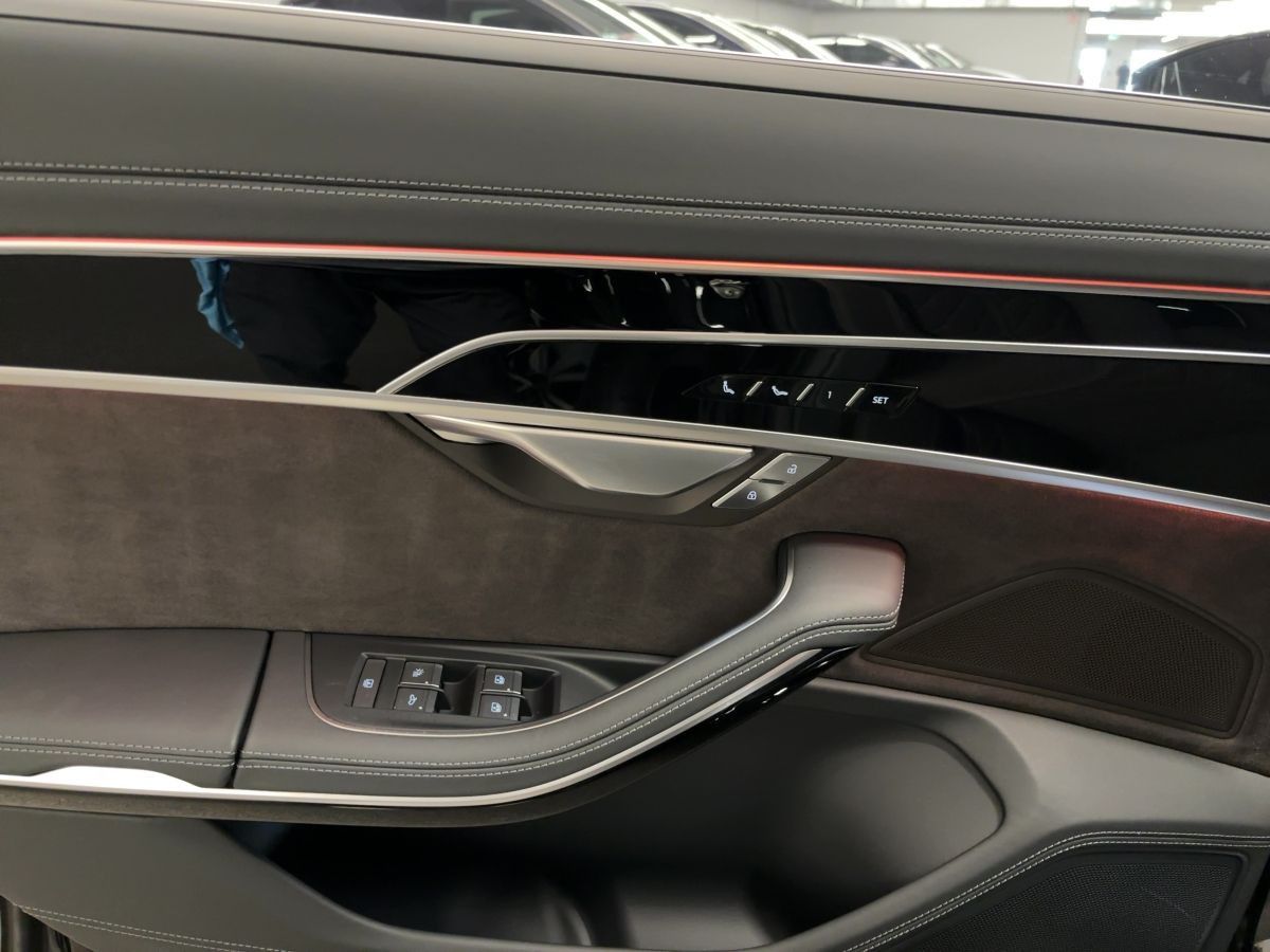 Audi A8 - Bild 21