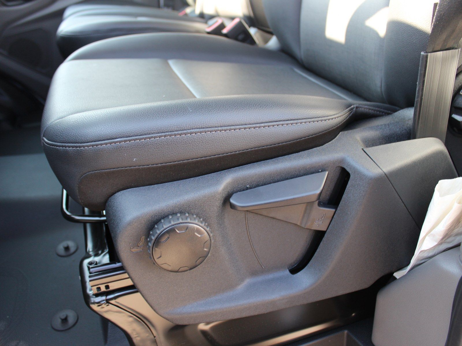 Fahrzeugabbildung Ford Transit 350 L3 Einzelkabine Trend