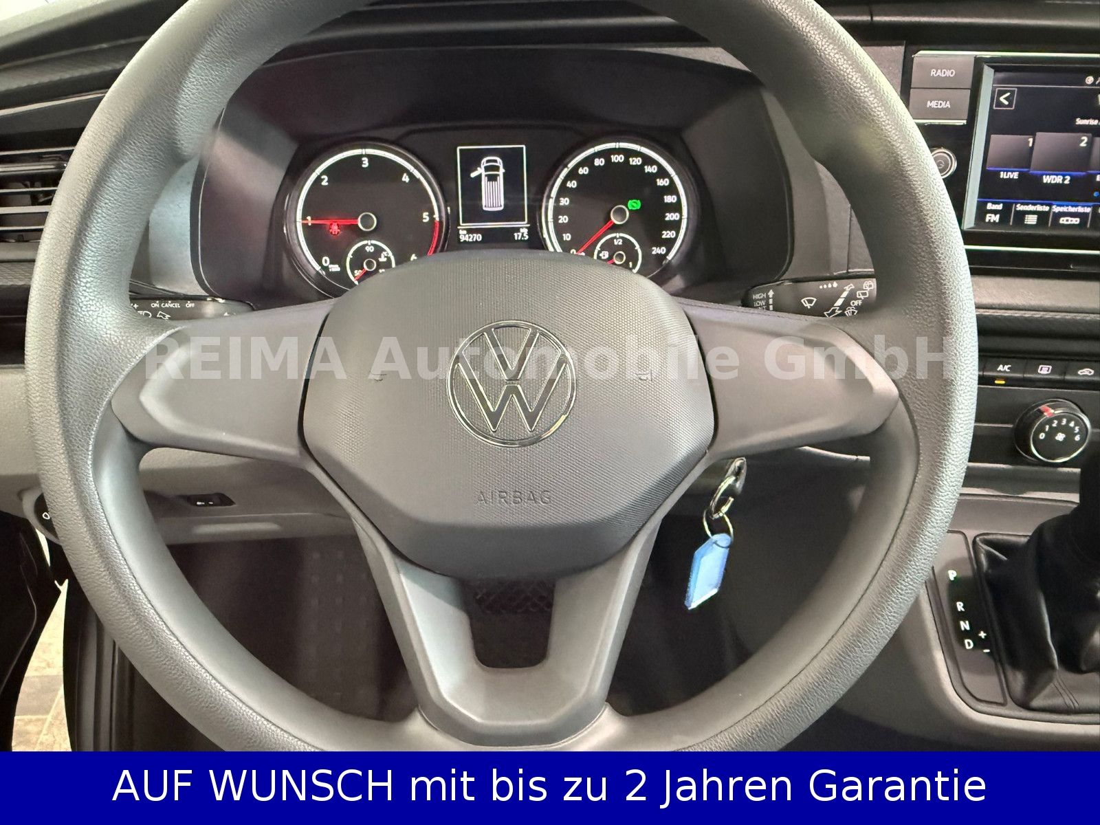 Fahrzeugabbildung Volkswagen T6.1 Bus 2,0 Diesel L 2, 9 Sitzer, Automatik