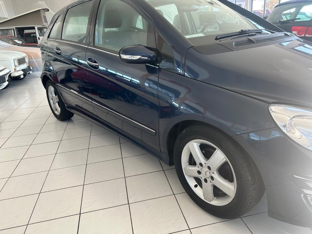 Mercedes-Benz B 170