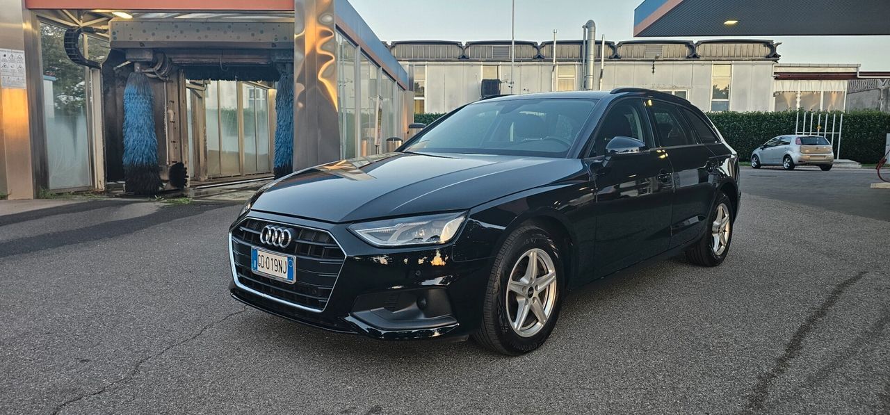 Audi A4 35 TDI/163 CV S tronic line edition Iva