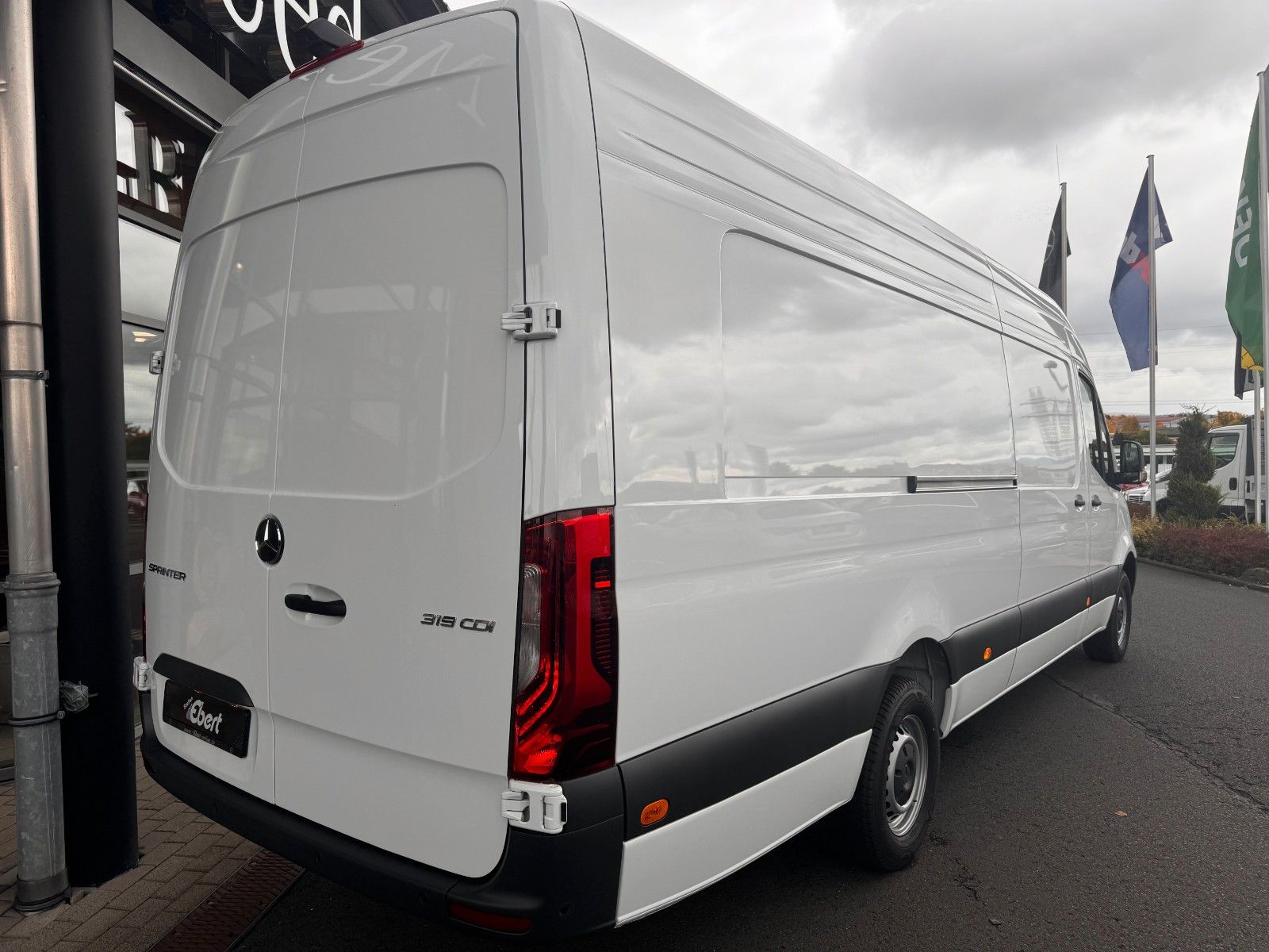 Fahrzeugabbildung Mercedes-Benz Sprinter 319 CDI Extralang DISTRONIC Kamera LED