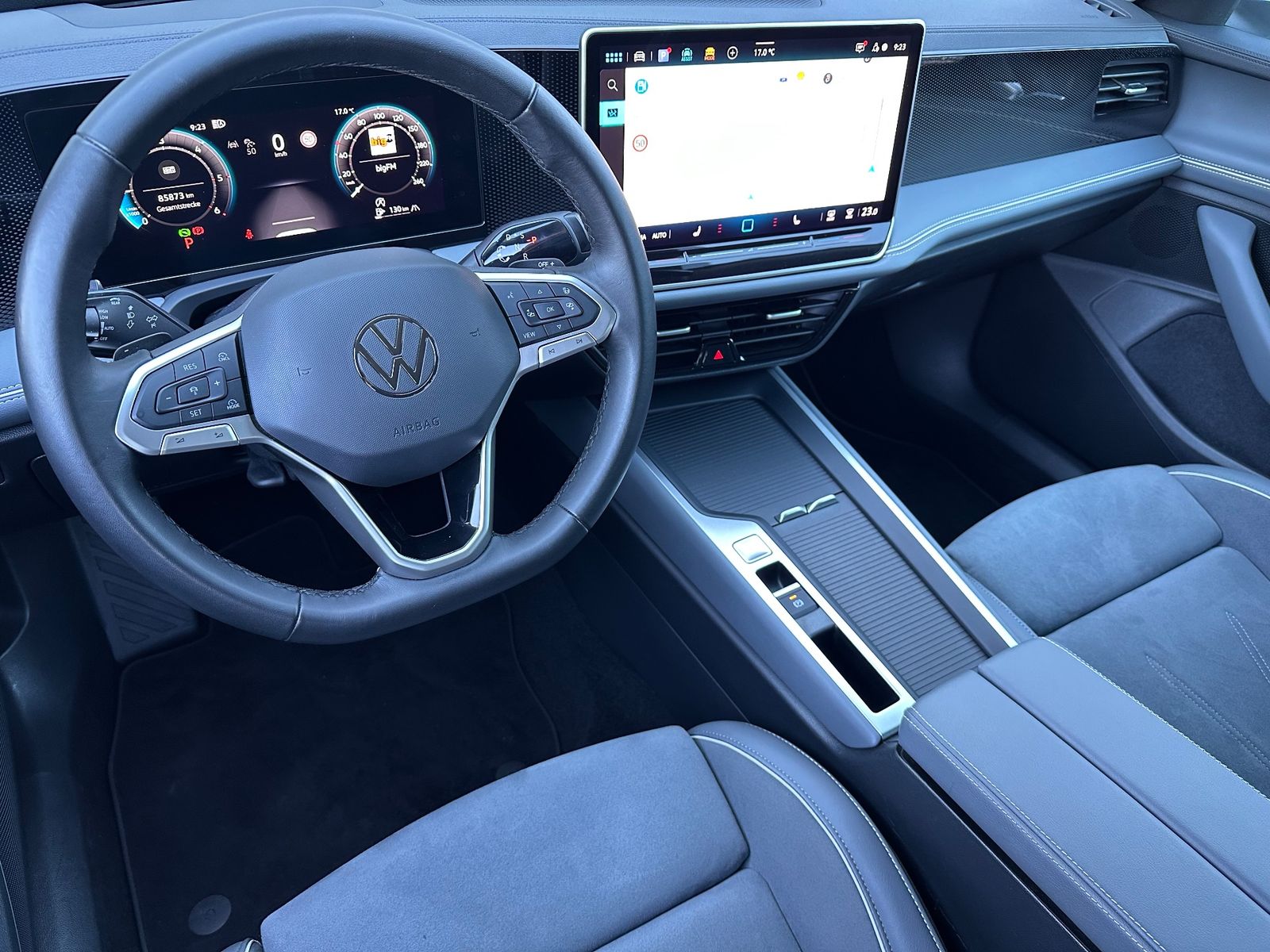 Fahrzeugabbildung Volkswagen Passat Variant 2.0 TDI DSG Business NAV+LED+ACC