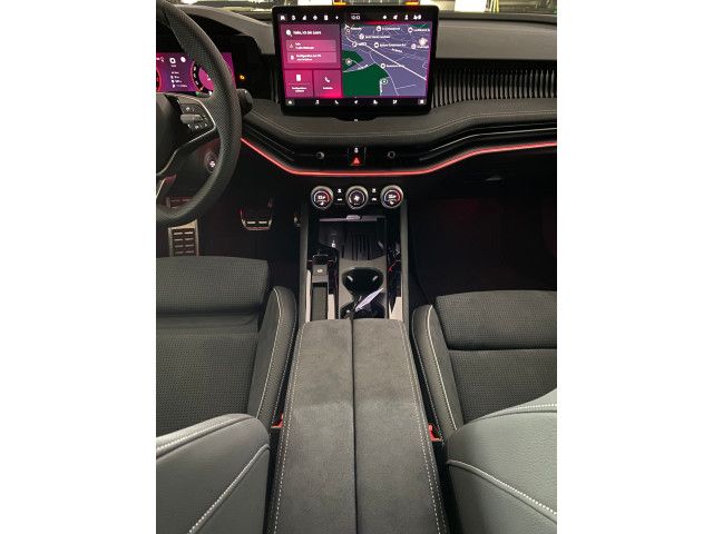 Superb Combi Sportline 2.0 TDI DSG AHK+MATRIX+MA