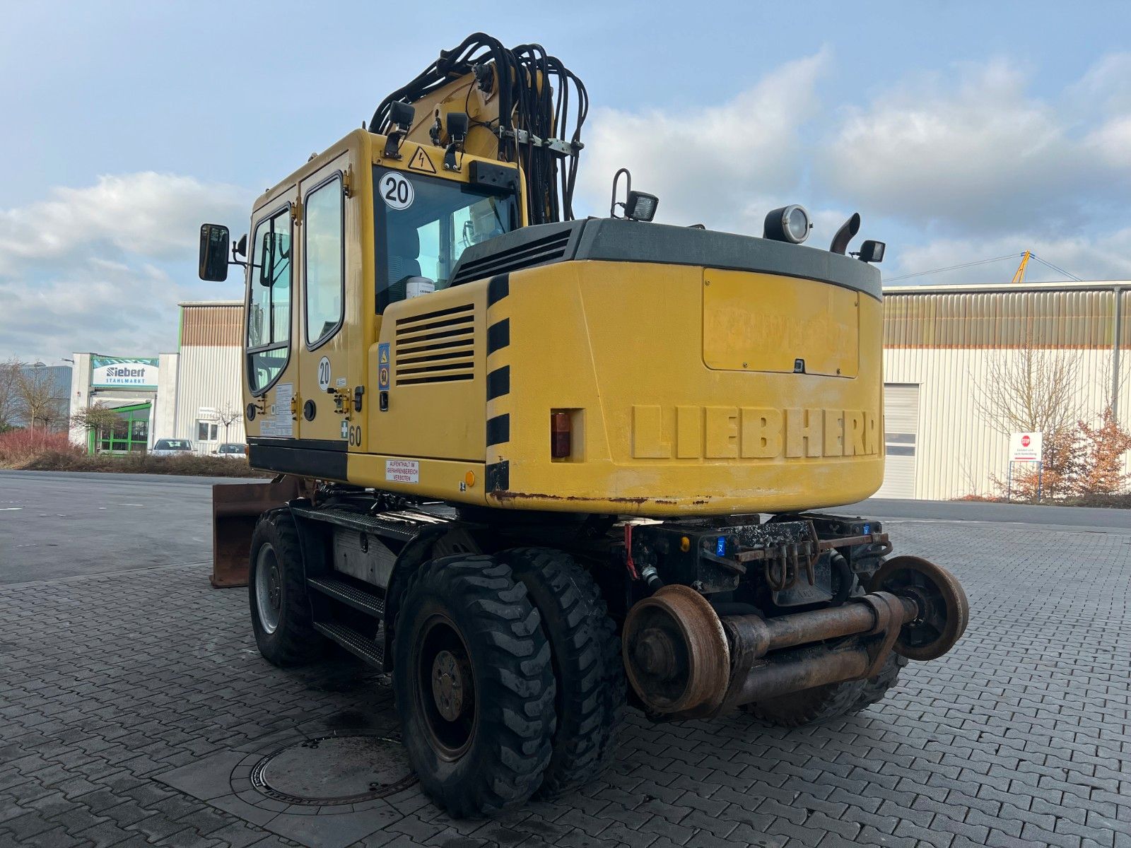 Fahrzeugabbildung Liebherr A 900 C ZW Litronic / 18.866h / 2008