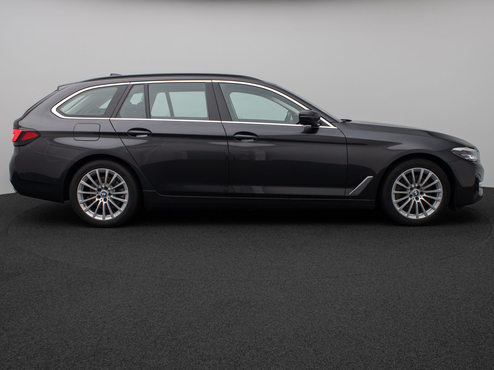 Fahrzeugabbildung BMW 520d Kamera HUD DAB 4xKlima DrivingAssist Alarm