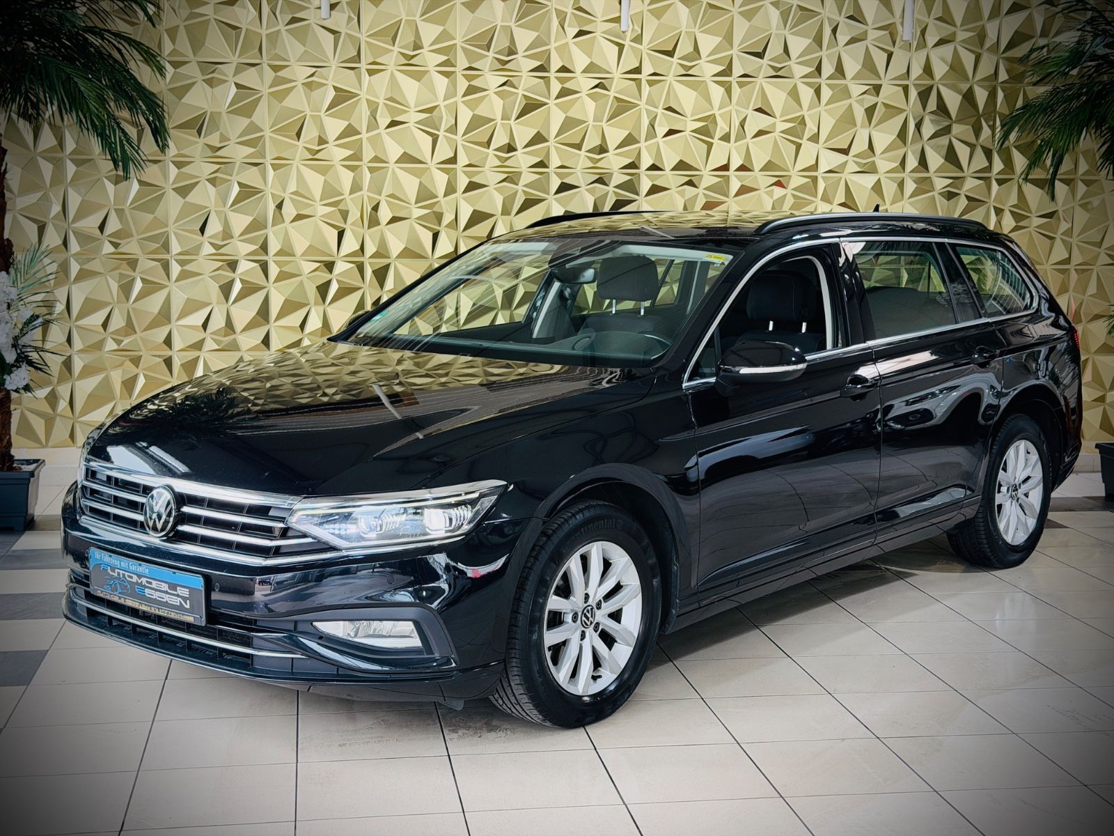 Volkswagen Passat - 1