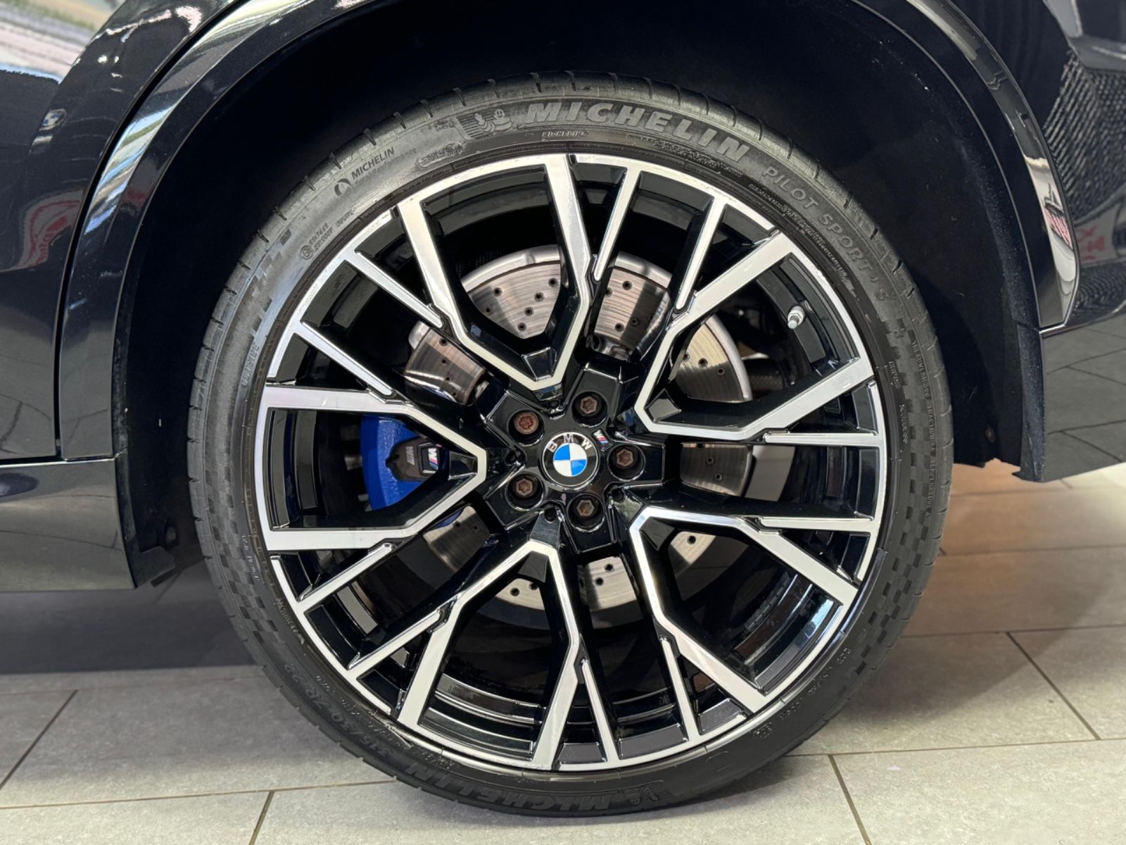 Fahrzeugabbildung BMW X5 M Competition*MASSAGE*PANO*AHK*SOFT-CLOSE*ACC